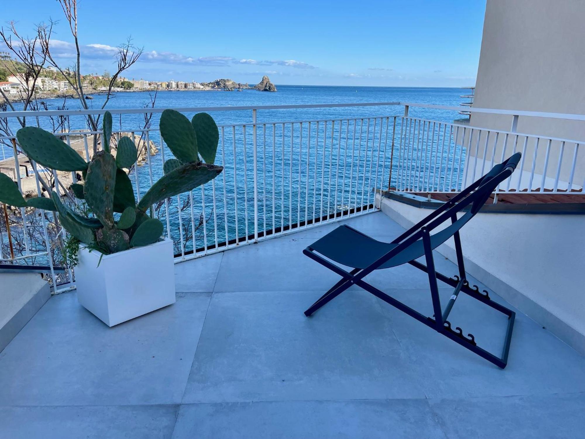 La Finestra Sul Mare Villa Ачи Кастело Екстериор снимка